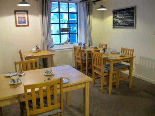 Stone's Throw Guest House - image 8