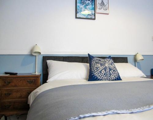 1 queen bed