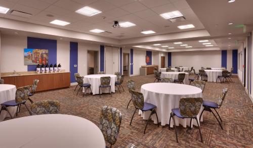 Holiday Inn Express & Suites Phoenix West - Buckeye an IHG Hotel - image 7