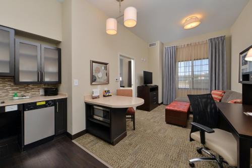 1 king bed, 2 double beds, 1 sofa bed