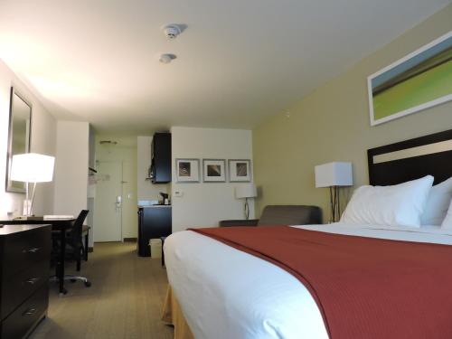 Holiday Inn Express and Suites Montgomery, an IHG Hotel