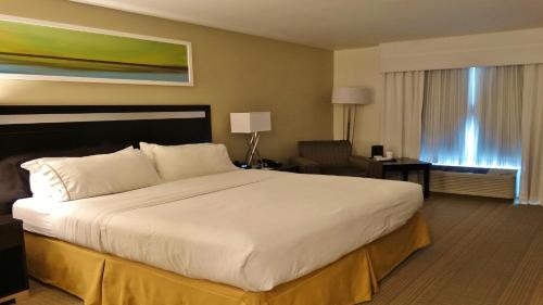 Holiday Inn Express and Suites Montgomery, an IHG Hotel