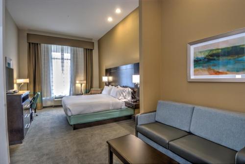 Deluxe King Room - Hearing Accessible 