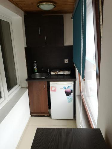 House apartments, terrace grill, guarded private parking, fast wifi.