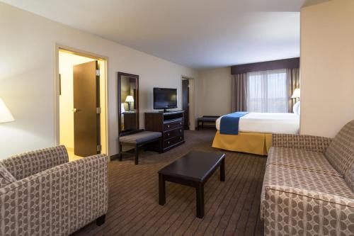 Holiday Inn Express & Suites Moultrie, an IHG Hotel