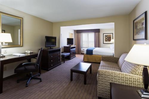 Holiday Inn Express & Suites Moultrie, an IHG Hotel