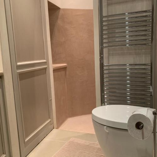 Louvre Charmant Studio - image 4