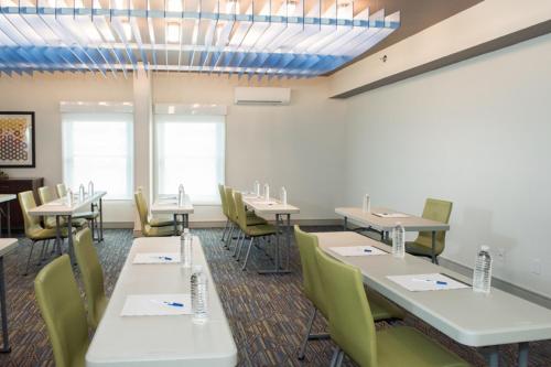 Holiday Inn Express Pascagoula-Moss Point By IHG - 회의실/연회장