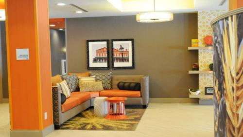 Holiday Inn Express Covington-Madisonville, an IHG Hotel