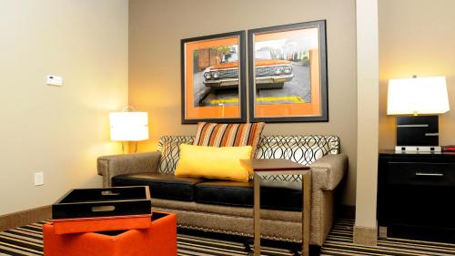 Holiday Inn Express Covington-Madisonville, an IHG Hotel