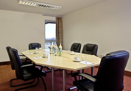 Holiday Inn Express Shrewsbury an IHG Hotel - image 9