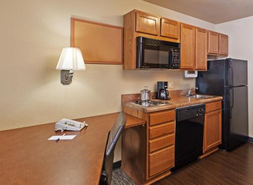 Candlewood Suites St. Robert an IHG Hotel - image 5