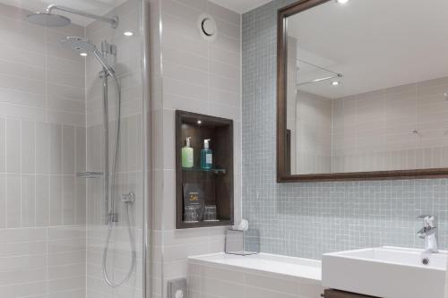 Staybridge Suites London Heathrow - Bath Road an IHG Hotel - image 13