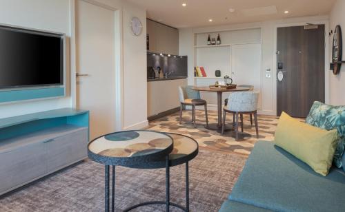 Staybridge Suites London Heathrow - Bath Road an IHG Hotel - image 5
