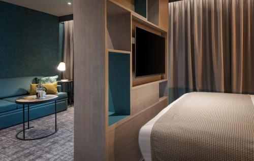 Staybridge Suites London Heathrow - Bath Road, an IHG Aparthotel