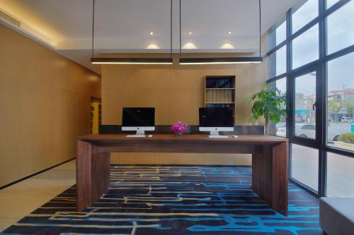 Holiday Inn Express Zhangjiagang East, an IHG Hotel