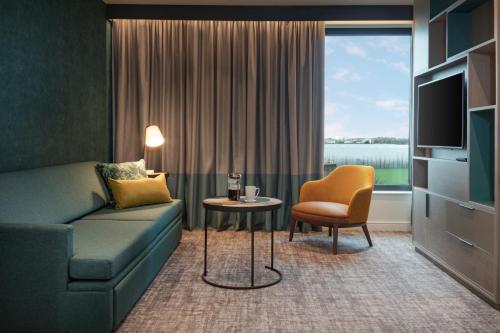 Staybridge Suites London Heathrow - Bath Road an IHG Hotel - image 11