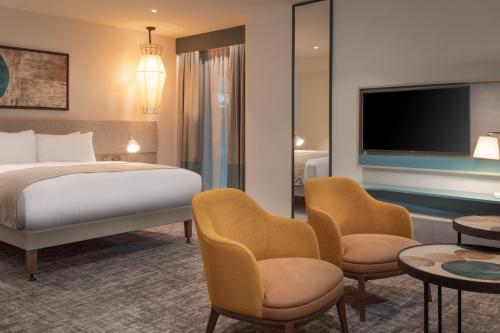 Staybridge Suites London Heathrow - Bath Road an IHG Hotel - image 12