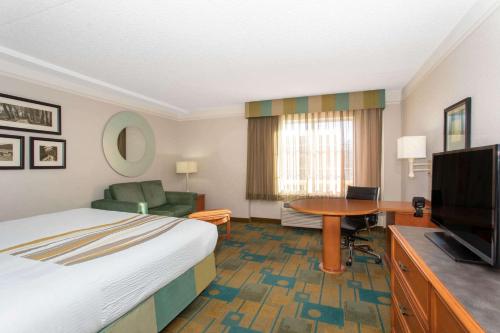 La Quinta Inn & Suites by Wyndham Denver Southwest Lakewood