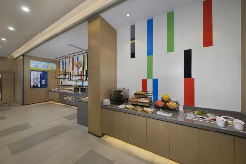 Holiday Inn Express Zhangjiagang East, an IHG Hotel