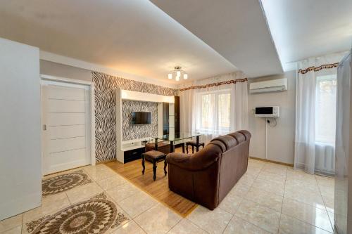 Excellent apartment Druzhby Narodov boulevard 3a. Lybedskaya metro station