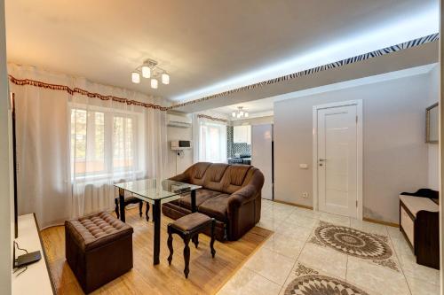 Excellent apartment Druzhby Narodov boulevard 3a. Lybedskaya metro station - main image