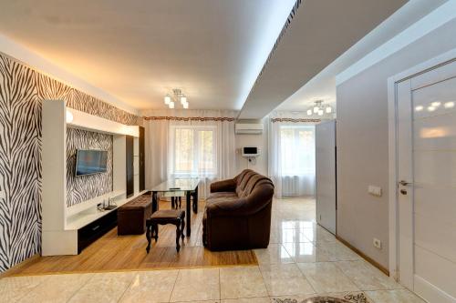 Excellent apartment Druzhby Narodov boulevard 3a. Lybedskaya metro station