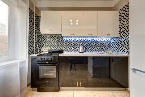 Excellent apartment Druzhby Narodov boulevard 3a. Lybedskaya metro station - image 5
