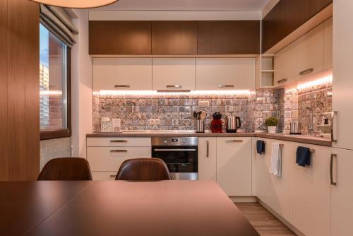 The Grunge Spot - Charming NEW 1-Bedroom by Flat Mаnager, София (фото 4)