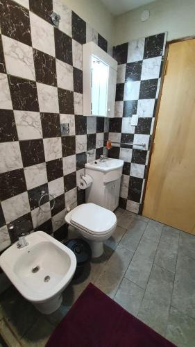 Bathroom, Dptos CerBo in Deán Funes
