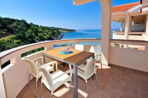 Comfort Two-Bedroom Apartment with Sea View