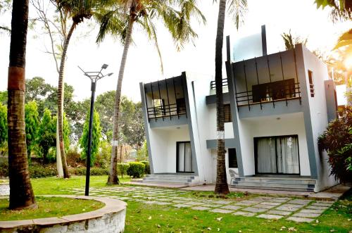 Anandvan Holiday Homes, Wai in Wai