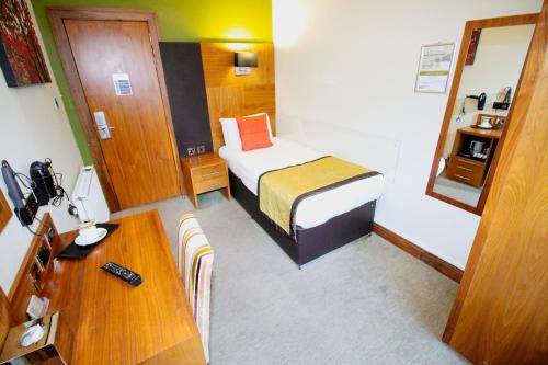 Acorn Hotel - image 3