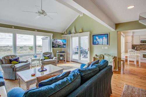 Beach Club 335 - image 3