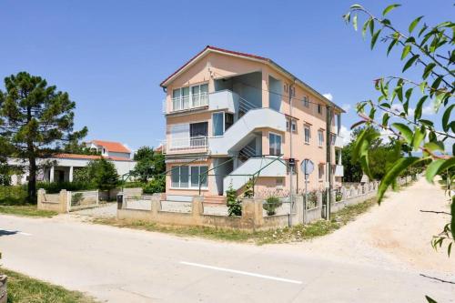 Apartments with a parking space Vrsi - Mulo Zadar - 13067 