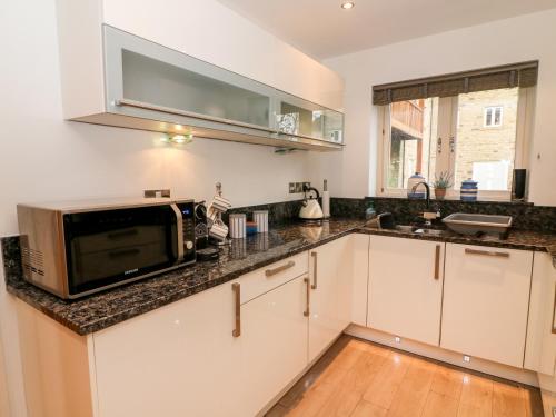 15 Tannery Lane - image 13