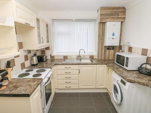 Cwtch Ar Y Mor in Burry Port