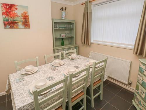 Cwtch Ar Y Mor in Burry Port