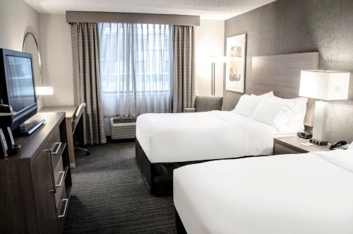 Holiday Inn Fargo an IHG Hotel - image 4