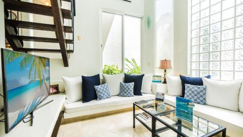 Two-Bedroom Apartment room in Royal Palms 5