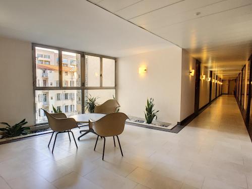 Nestor&Jeeves - STUDIO ROYAL LUXEMBOURG - Central - Swimming pool on roof - main image