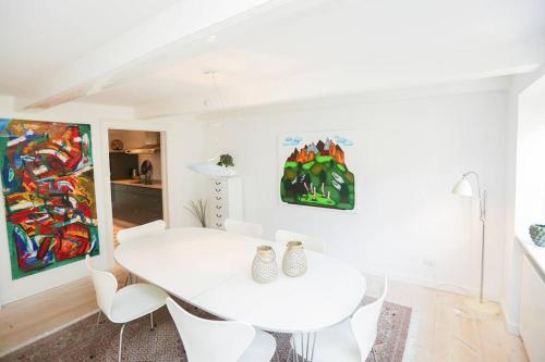 Exclusive and central - Private roof top terrace!, Копенгаген (фото 8)