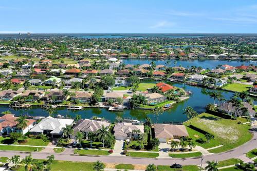 Serenity On The Water - 3 Bedroom Vacation Home On Marco Island - image 6