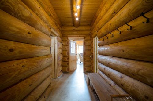 Luxus-Ferienhaus Blockhaus Chalet Nr 1 Toplage am Feldberg mit Sauna, Outdoor-Hottub, Kamin auf 1300m üM