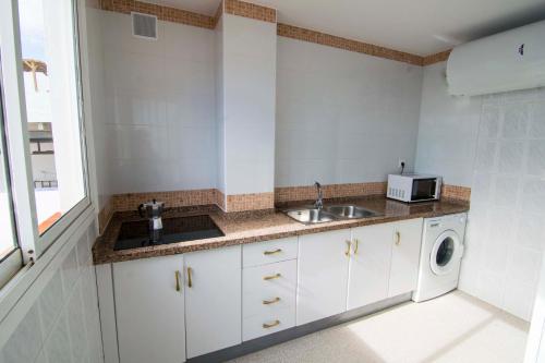 Letmalaga Cremades Sea Views - image 12