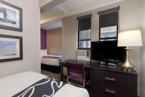 La Quinta Inn & Suites by Wyndham New York City Central Park