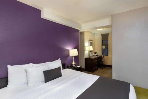 La Quinta Inn & Suites by Wyndham New York City Central Park