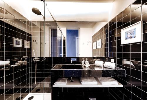 Dear Lisbon - Gallery House
