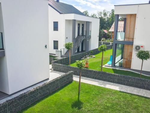 Viesnīcas āriene, Apartma Mariposa Banovci in Banovci