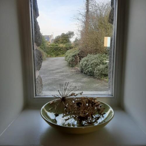 Superbe penty à 300m de la plage, vue mer. gîte à louer Lestriguiou